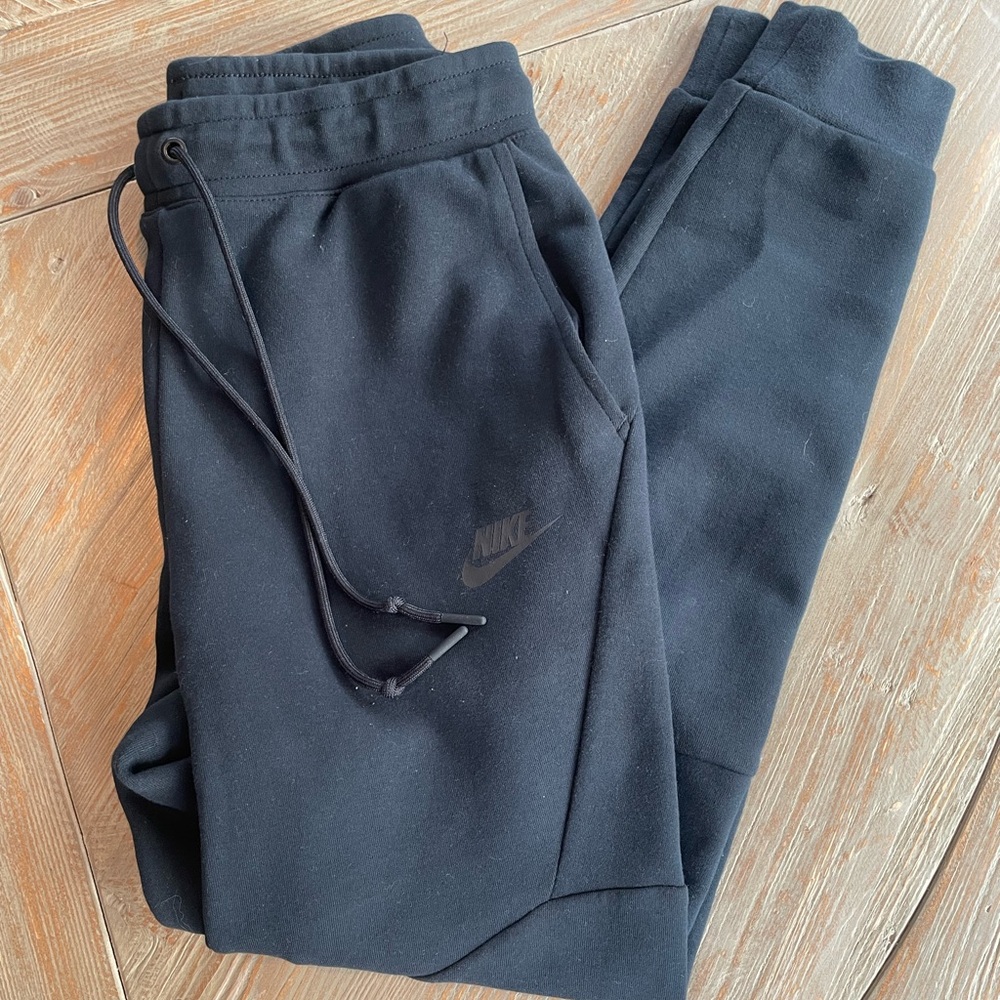 Black Nike joggers